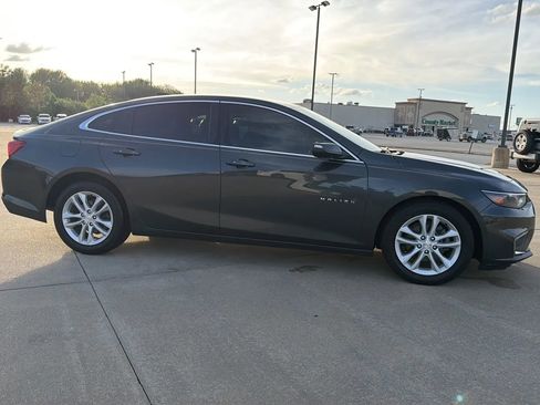 Used 2018 Chevrolet Malibu LT FWD image 25