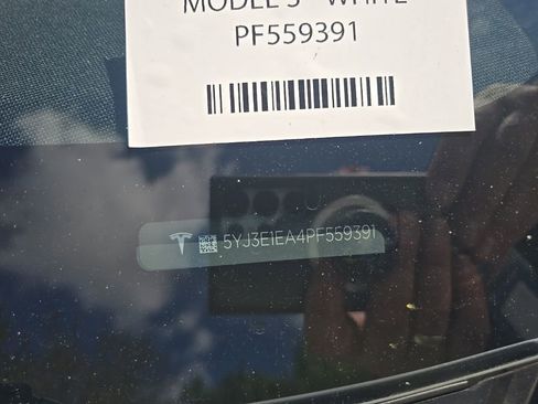 Used 2023 Tesla Model 3 Standard Range image 10