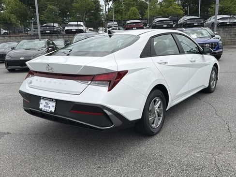 New 2026 Hyundai Elantra SE FWD image 7