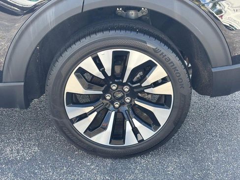 Used 2025 Ford Explorer Platinum w/ LUX Leather Package AWD/4WD image 9