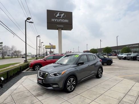 Used 2020 Nissan Kicks SR w/ SR Premium Package image 8