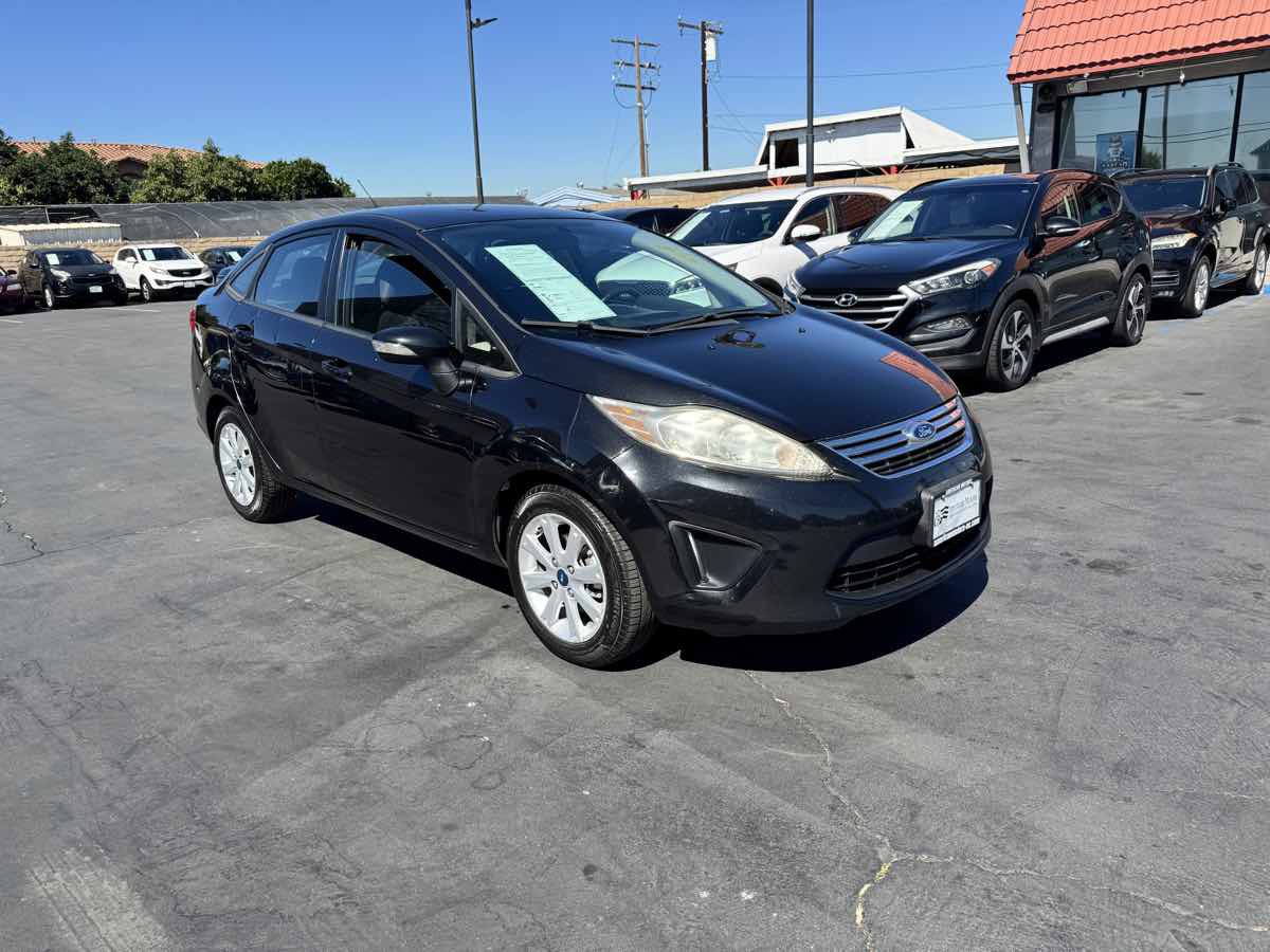 Used 2013 Ford Fiesta SE FWD image 8