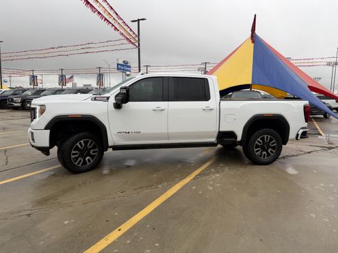 Used 2023 GMC Sierra 2500 AT4 w/ AT4 Premium Plus Package AWD/4WD image 12