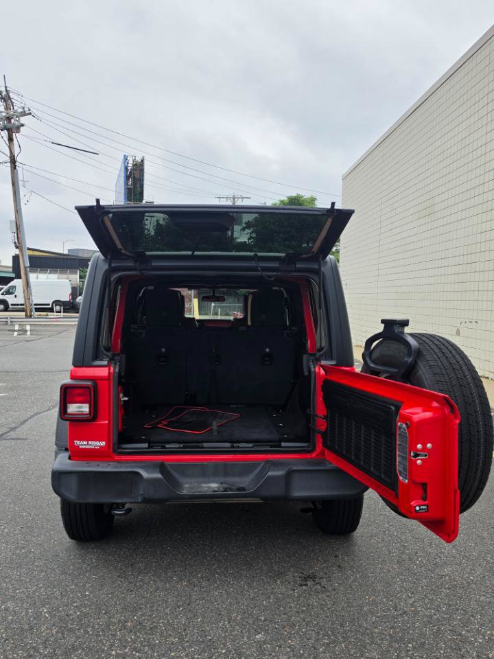 Used 2021 Jeep Wrangler Unlimited Sport AWD/4WD image 9