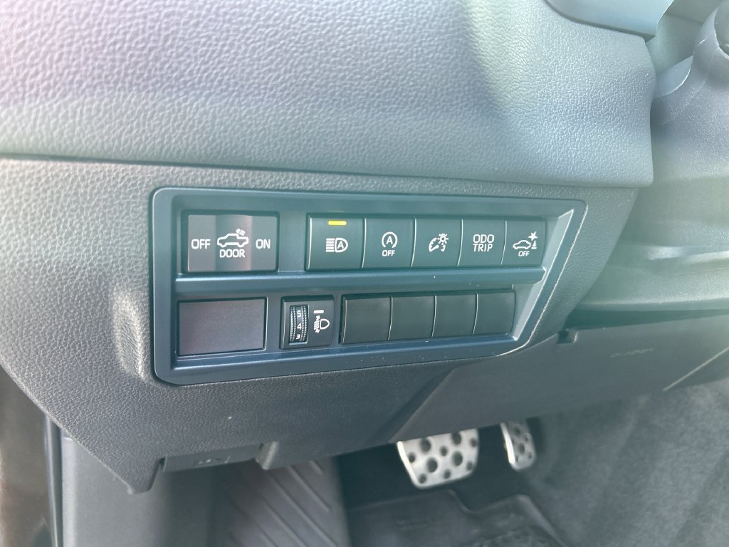 Used 2025 Toyota Tundra Limited w/ TRD Off-Road Package AWD/4WD image 15