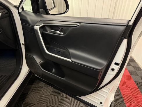Used 2022 Toyota RAV4 Limited AWD/4WD image 46