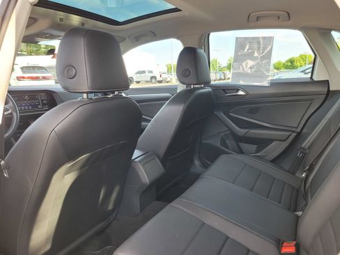 Used 2022 Volkswagen Jetta SE FWD image 15