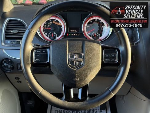 Used 2018 Dodge Grand Caravan SXT FWD image 39