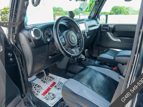 Used 2012 Jeep Wrangler Unlimited Sahara AWD/4WD image 14