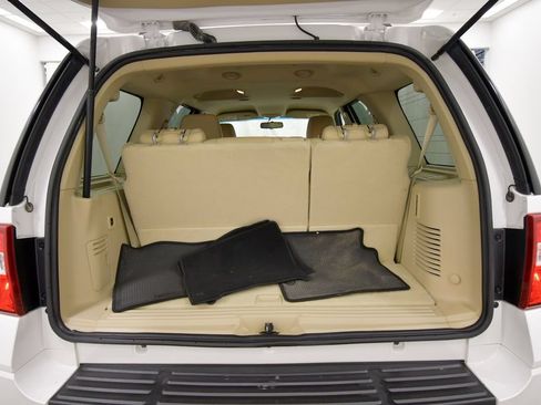 Used 2017 Ford Expedition XLT w/ Equipment Group 202A AWD/4WD image 7
