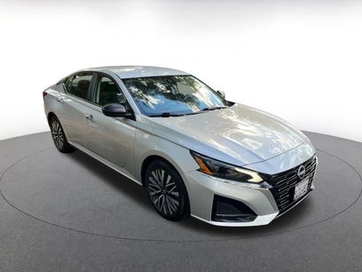 Used 2024 Nissan Altima 2.5 SV