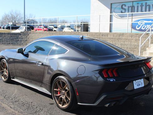 Used 2024 Ford Mustang GT Premium image 5