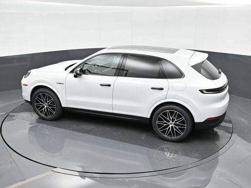Used 2025 Porsche Cayenne E-Hybrid AWD/4WD image 27