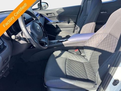 Used 2020 Toyota C-HR XLE image 12