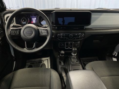 Certified 2024 Jeep Gladiator Sport image 26