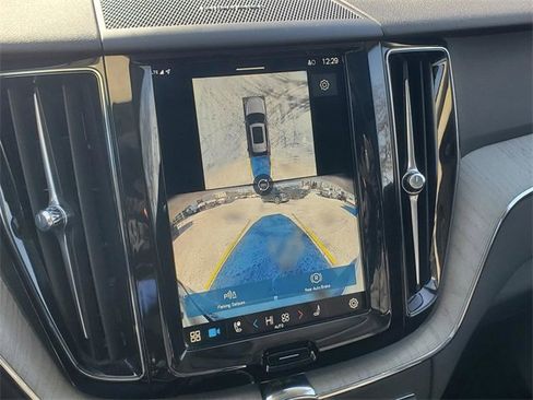 Certified 2025 Volvo XC60 T8 Plus w/ Protection Package Premier image 25