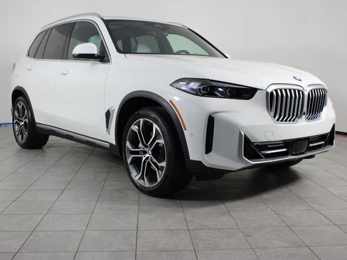 New 2026 BMW X5 xDrive40i w/ Climate Comfort Package image 7