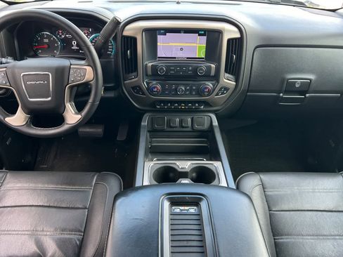 Used 2017 GMC Sierra 1500 Denali image 4