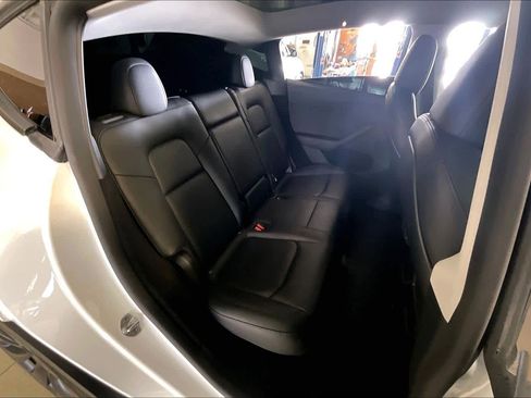 Used 2024 Tesla Model Y Performance image 16
