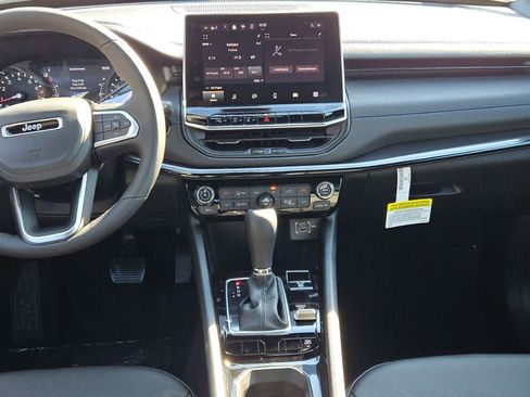 New 2026 Jeep Compass Latitude image 20