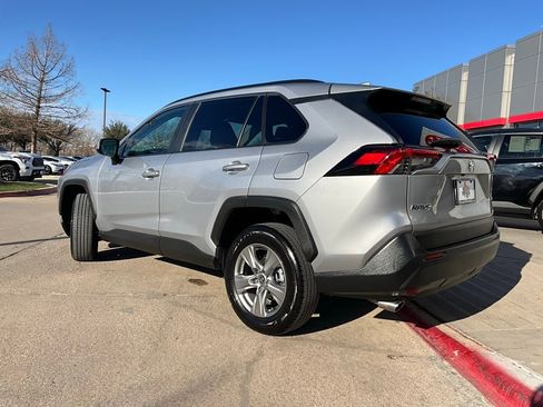 Used 2025 Toyota RAV4 XLE image 8