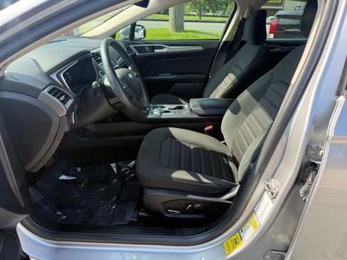 Used 2020 Ford Fusion SE FWD image 14