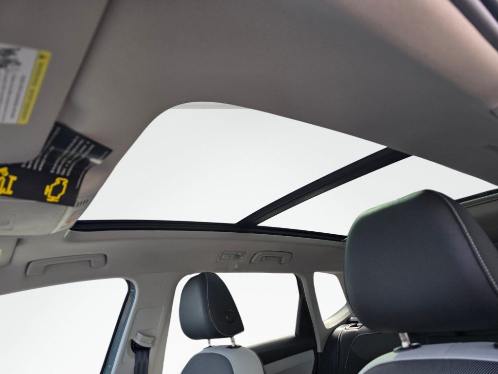New 2026 Volkswagen Taos SE AWD/4WD image 22