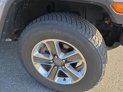 Used 2019 Jeep Wrangler Unlimited Sahara w/ Dual Top Group image 4