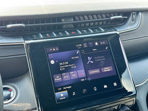 Used 2024 Jeep Grand Cherokee L Laredo image 14