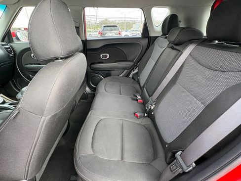 Used 2019 Kia Soul + image 13