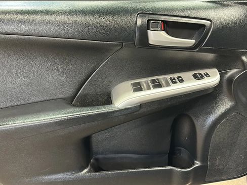 Used 2013 Toyota Camry SE image 10