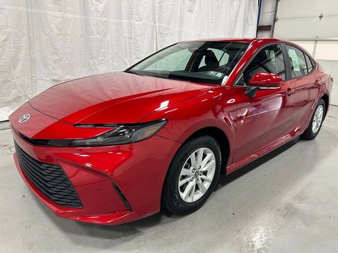 Used 2026 Toyota Camry LE FWD image 3