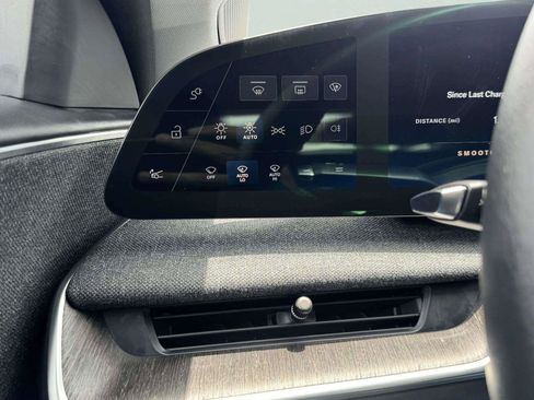 Used 2025 Lucid Air Pure RWD image 25