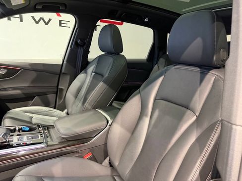 Used 2025 Audi Q7 3.0T Premium Plus AWD/4WD image 25