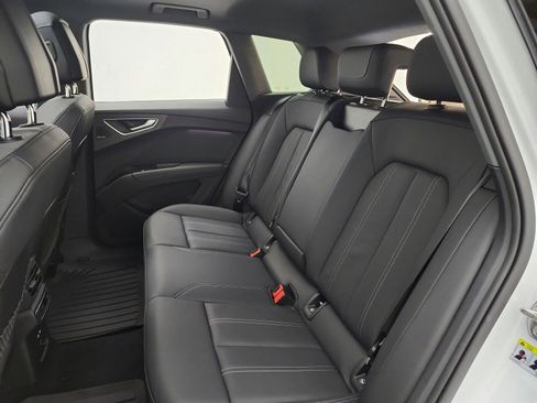 Used 2023 Audi Q4 e-tron Premium Plus w/ Premium Plus image 15