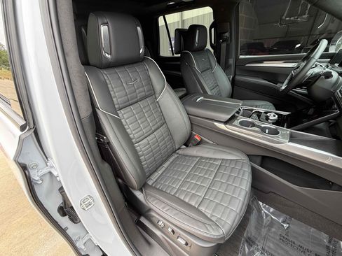 Used 2026 Cadillac Escalade V w/ LPO, ONYX Package AWD/4WD image 87