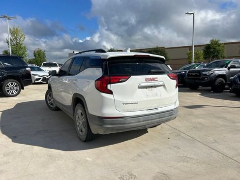 Used 2021 GMC Terrain SLE w/ Driver Convenience Package FWD image 5