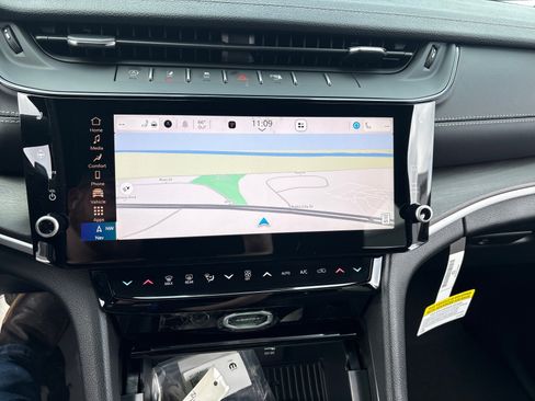 New 2026 Jeep Grand Cherokee Altitude image 25