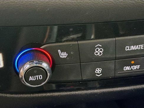 Used 2024 Buick Enclave Essence w/ Experience Buick Package AWD/4WD image 18