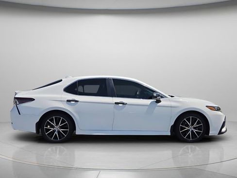 Used 2023 Toyota Camry SE AWD/4WD image 8