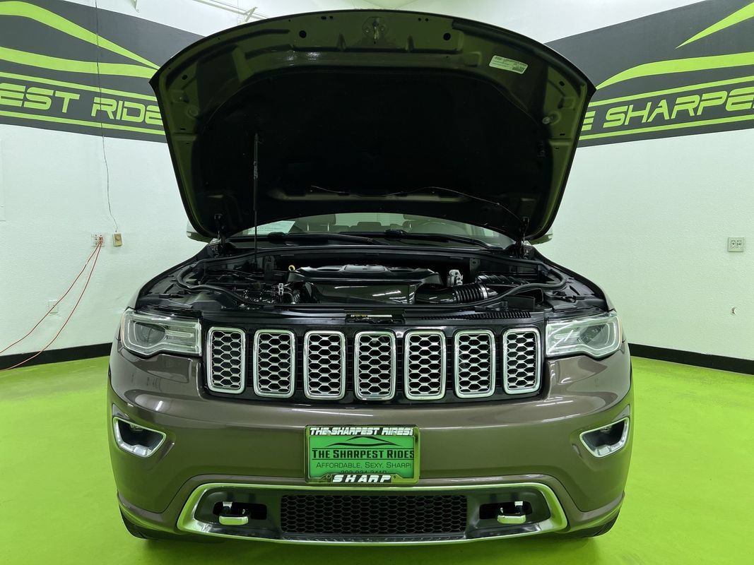 Used 2019 Jeep Grand Cherokee Overland AWD/4WD image 4