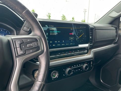 Used 2023 Chevrolet Silverado 1500 LT AWD/4WD image 15