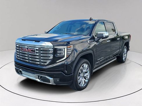 Used 2025 GMC Sierra 1500 Denali w/ Denali Reserve Package AWD/4WD image 3