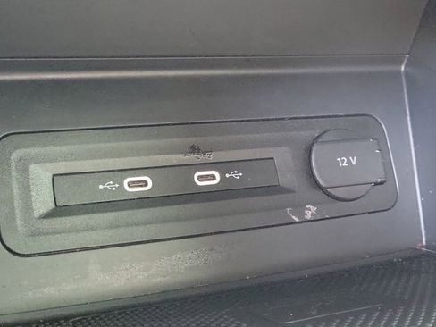 Used 2023 Volkswagen Atlas Cross Sport SE image 27