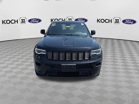 Used 2021 Jeep Grand Cherokee Laredo X AWD/4WD image 2