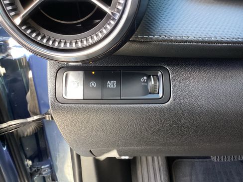 Used 2025 Chevrolet Equinox LT FWD image 31