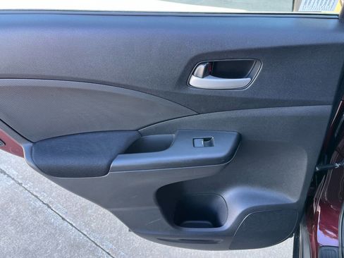 Used 2015 Honda CR-V LX image 15