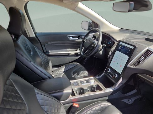 Used 2024 Ford Edge Titanium image 36