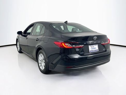 Used 2025 Toyota Camry LE image 7