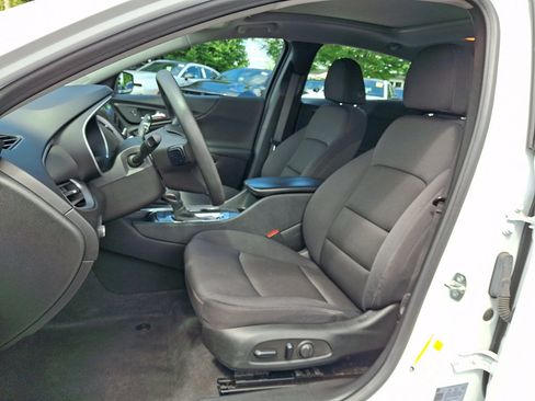 Used 2023 Chevrolet Malibu LT FWD image 24